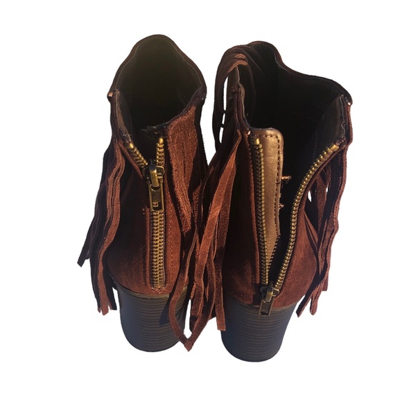 MADDEN GIRL NIB Suede Back Zip Dark Brown Chocolate Fringe Booties Ankle Boots - Picture 3 of 7